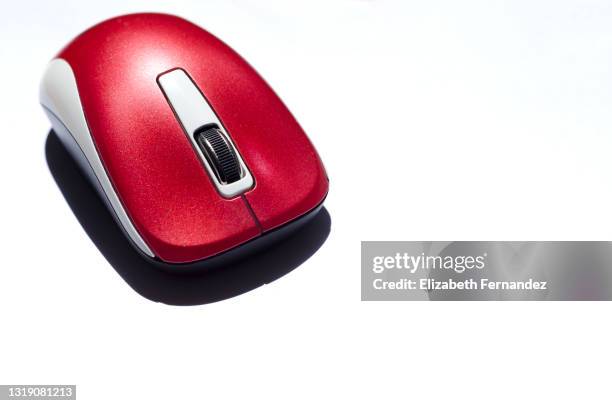 optical wireless mouse - computer mouse stock pictures, royalty-free photos & images