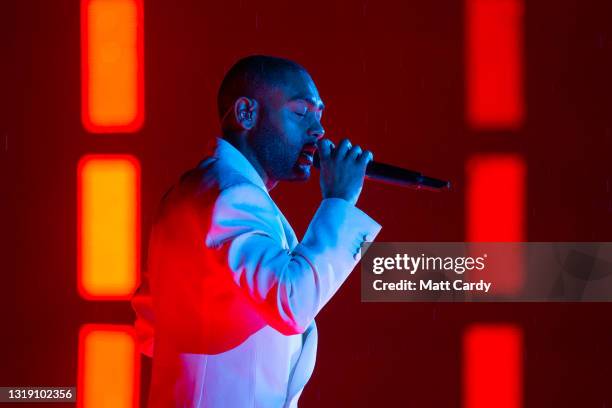Kano Rapper Muscles Kanok Photos and Premium High Res Pictures - Getty Images