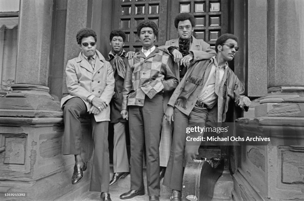 American soul group The Chi Lites (Creadel 'Red' Jones , Marshall... News Photo Getty Images