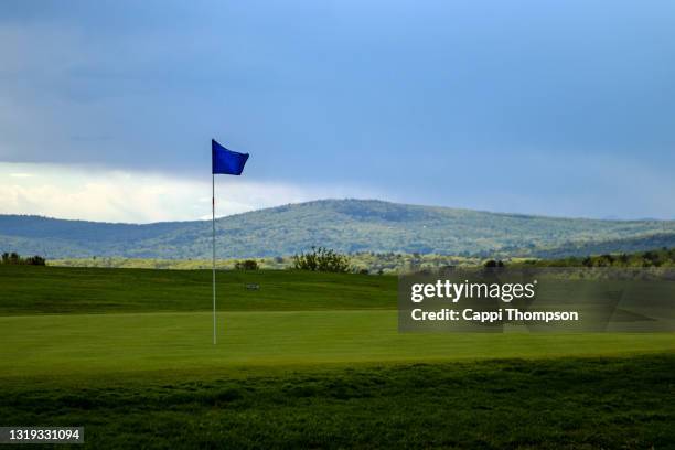 golf green in turner, maine during springtime - putting green stock pictures, royalty-free photos & images