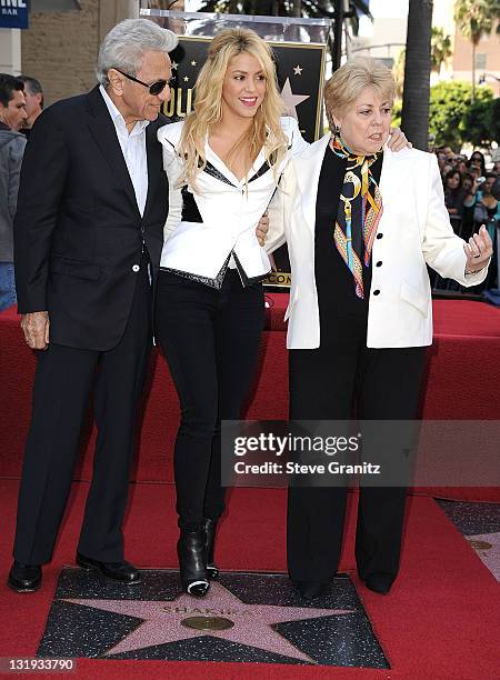 Shakira Family Photos and Premium High Res Pictures - Getty Images