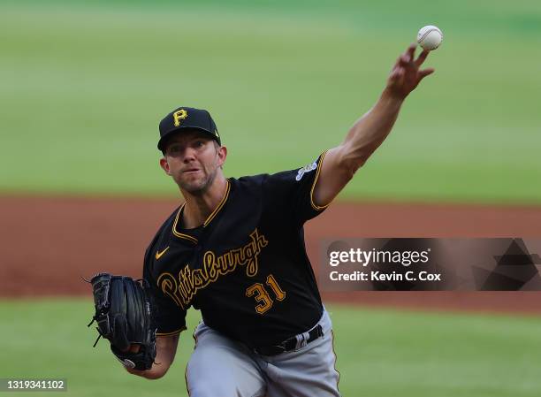 Tyler Anderson of the Pittsburgh Pirates pitches in the first inning against the Atlanta Braves at Truist Park on May 21, 2021 in Atlanta, Georgia.