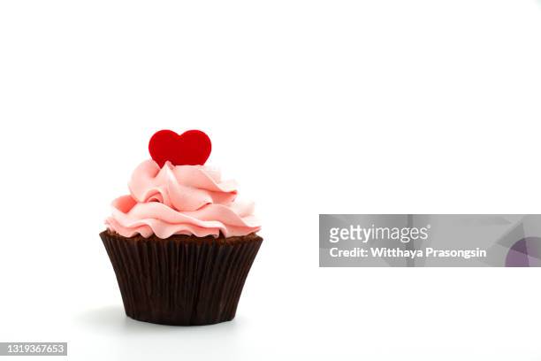 cupcake pink have heart on top - cupcake imagens e fotografias de stock