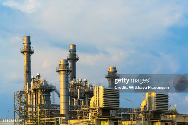 natural gas combined cycle power plant and turbine generator - gas turbine electrical power plant stock pictures, royalty-free photos & images