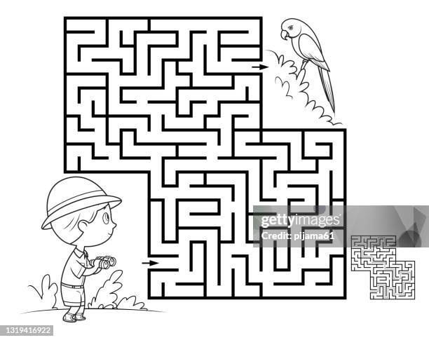 schwarz und weiß, maze spiel für kinder. papagei - labyrinth stock-grafiken, -clipart, -cartoons und -symbole