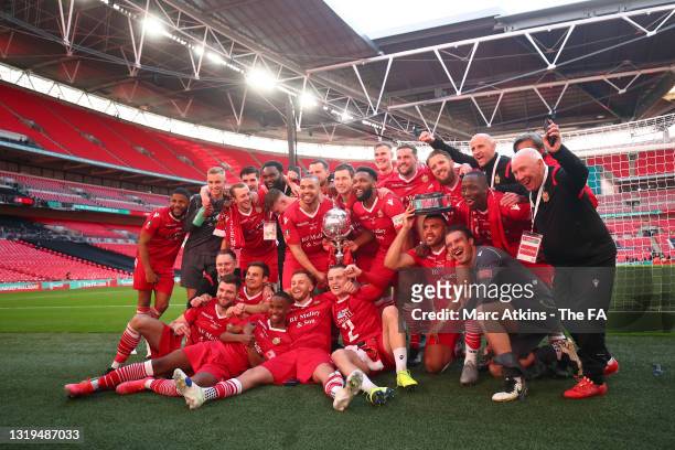 The Hornchurch squad celebrating with the FA trophy following their victory in the FA Trophy Final between Hereford and Hornchurch at Wembley Stadium...