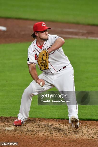 Carson Fulmer of the Cincinnati Reds pitches against the San Francisco Giants at Great American Ball Park on May 19, 2021 in Cincinnati, Ohio.