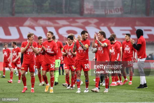 Players of Union celebrate after winning the Bundesliga match between 1. FC Union Berlin and RB Leipzig at Stadion An der Alten Foersterei on May 22,...