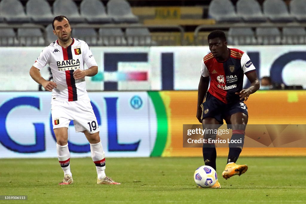 Isaias Omar del Pupo of Cagliari in contrast with Goran Pandev of