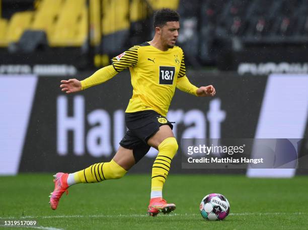 Jadon Sancho of Dortmund controls the ball during the Bundesliga match between Borussia Dortmund and Bayer 04 Leverkusen at Signal Iduna Park on May...