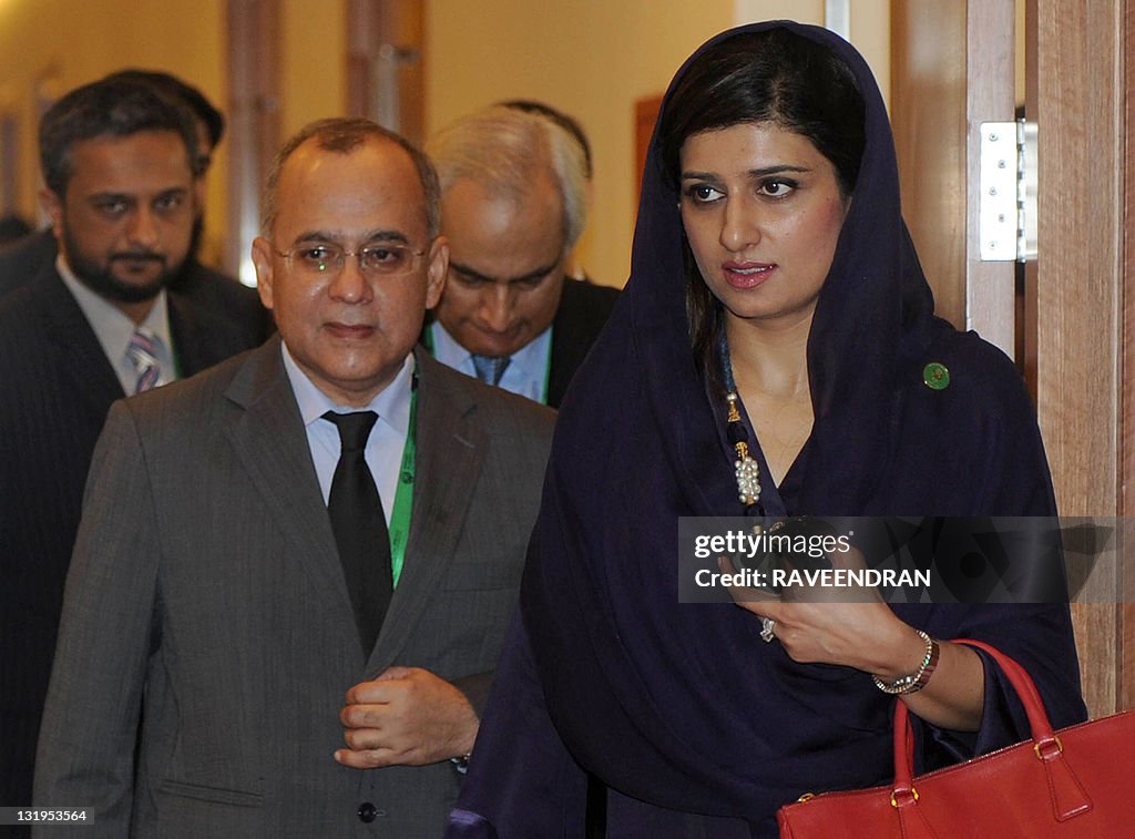 Wo Rabbani Pakistan Foreign Minister Hina Rabbani Khar with Foreign Secretary ...