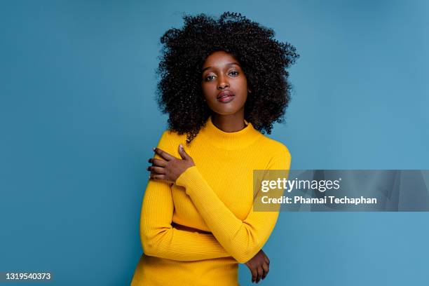 beautiful woman with a smile - portraits studio smile foto e immagini stock