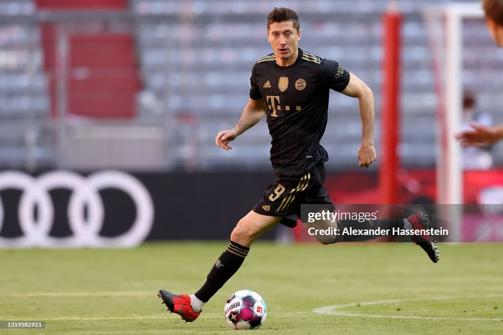 FC Bayern Muenchen v FC Augsburg - Bundesliga
