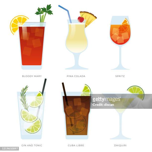 set von sechs beliebten cocktails. set von alkoholischen getränken mit bloody mary, pina colada, spritz, gin tonic, cuba libre und daiquiri. - after work stock-grafiken, -clipart, -cartoons und -symbole