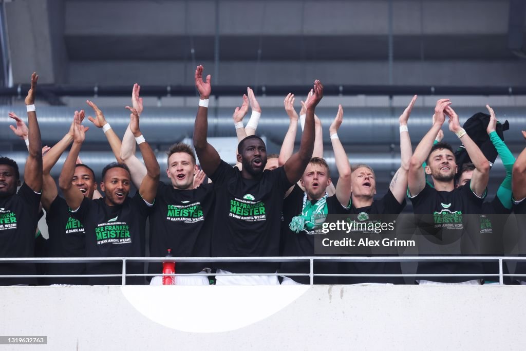 SpVgg Greuther Fürth v Fortuna Düsseldorf - Second Bundesliga