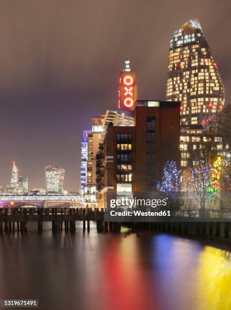 uk, england, london, waterfront of south bank district at night - oxo tower wharf stock pictures, royalty-free photos & images