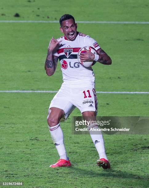 Luciano of Sao Paulo celebrates after scoring the second goal of his team during the second leg final match between Sao Paulo and Palmeiras as part...