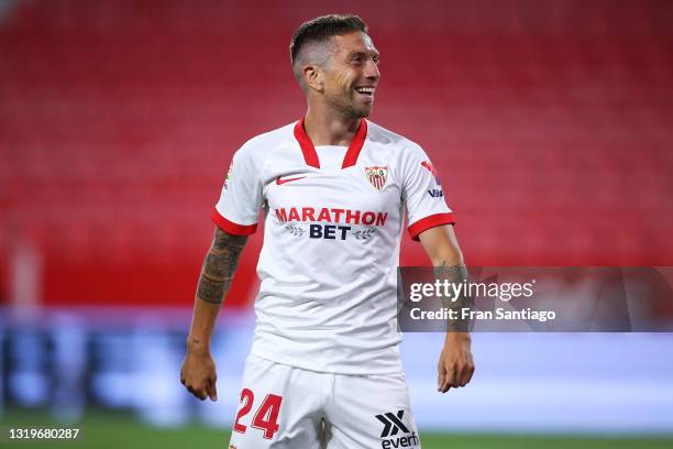 Alejandro Papu Gomez of Sevilla FC celebrates scoring a goal during the La Liga Santander match between Sevilla FC and Deportivo Alavés at Estadio...