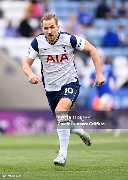 Harry Kane of Tottenham Hotspur in action during the Premier League match between Leicester City and Tottenham Hotspur at The King Power Stadium on...