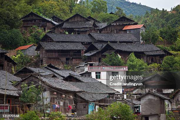 old village in west of hunan - provincia de hunan fotografías e imágenes de stock