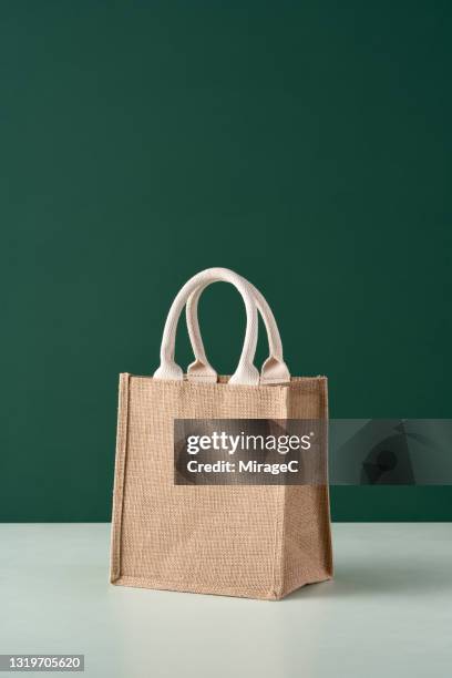 eco-friendly reusable jute shopping bag - jute stock pictures, royalty-free photos & images