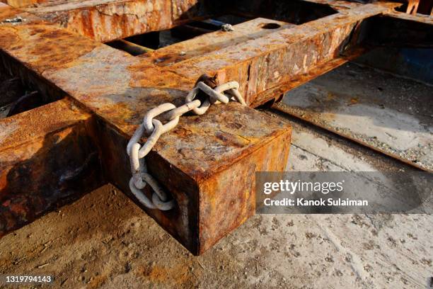 rusty chain - rusty anchor stock pictures, royalty-free photos & images