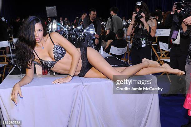 1,346 Adriana Lima 2011 Photos and Premium High Res Pictures - Getty Images