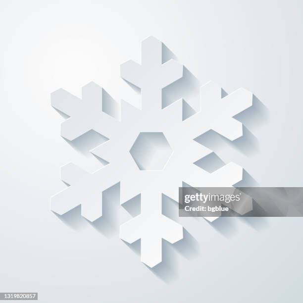 illustrazioni stock, clip art, cartoni animati e icone di tendenza di fiocco. icona con effetto taglio carta su sfondo vuoto - snowflake