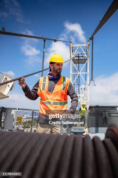 Operating Crane 1,105 Construction Crane Operator Stock Photos, High-Res Pictures, and ...
