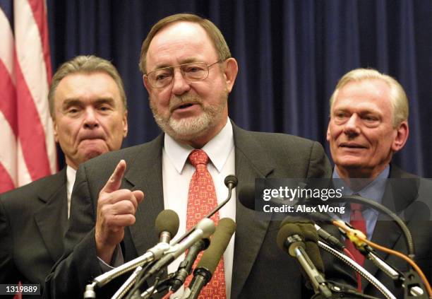 House Transportation and Infrastructure Committee Chairman Don Young , center, speaks as Continental Airlines CEO Gordon Bethune, left, and Southwest...