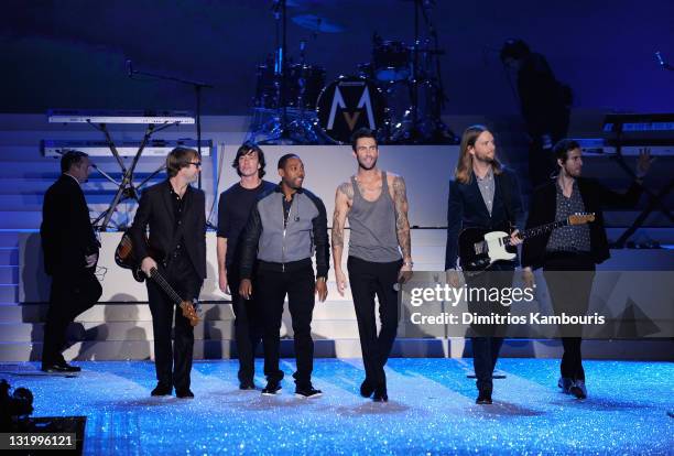 Mickey Madden, Matt Flynn, XXXX, Adam Levine, James Valentine, and Jesse Carmichael perform during the 2011 Victoria's Secret Fashion Show at the...