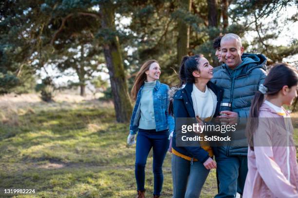 spending time with loved ones - multiracial group teenagers stock pictures, royalty-free photos & images
