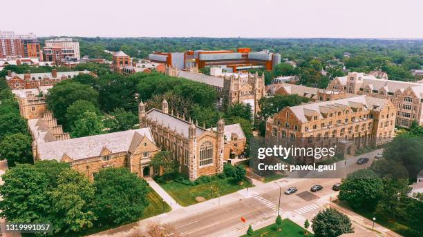 vista aérea de la universidad law quadrangle de michigan ann arbor - university fotografías e imágenes de stock