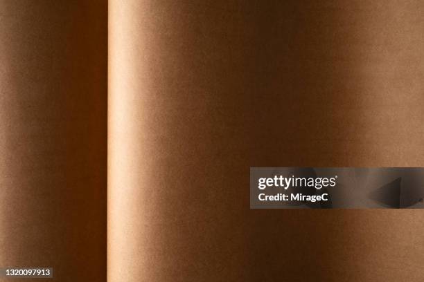 curved multi-layered brown kraft paper - multi layered effect stock-fotos und bilder