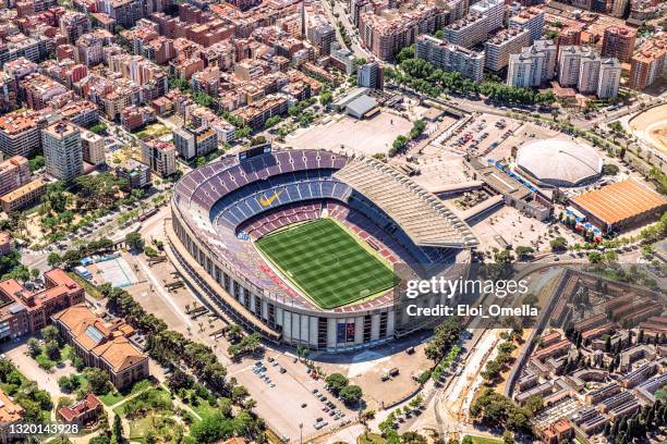 vue aérienne du camp nou, stade du fc barcelone - aerial football photos et images de collection