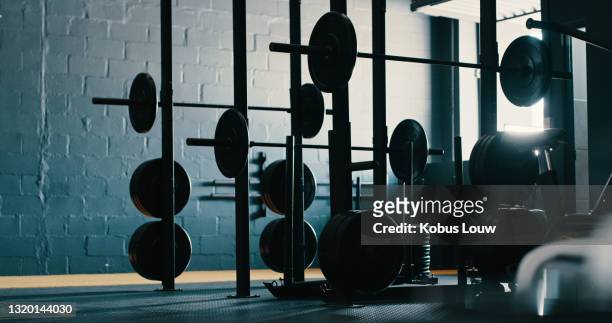 健身房裡運動器材��的靜物拍攝 - 舉重訓練 個照片及圖片檔