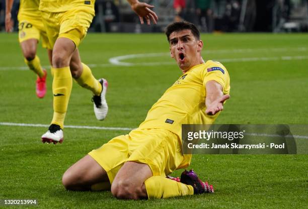 Gerard Moreno of Villarreal celebrates after scoring their team's first goal during the UEFA Europa League Final between Villarreal CF and Manchester...