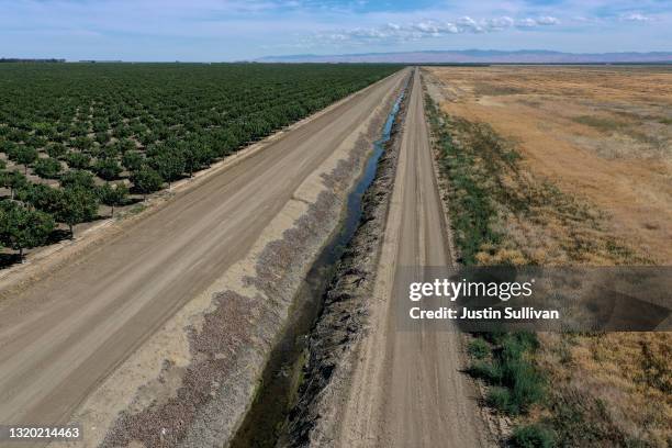 Firebaugh California Irrigation Photos and Premium High Res Pictures - Getty Images