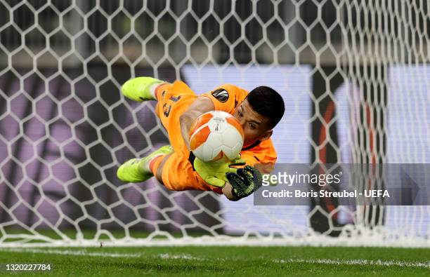 Gero Rulli of Villarreal CF makes a save from David de Gea of Manchester United during the penalty shoot out during the UEFA Europa League Final...