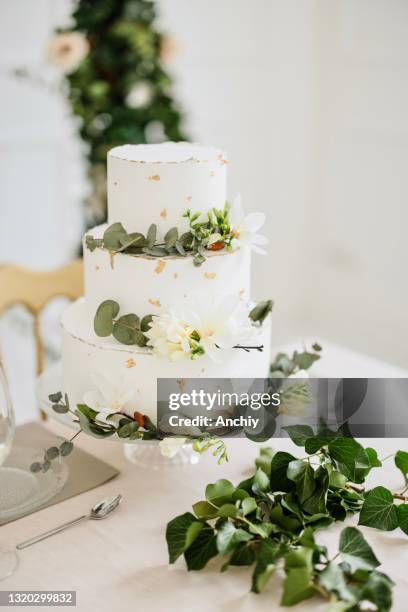 wedding cake - wedding cakes stock pictures, royalty-free photos & images