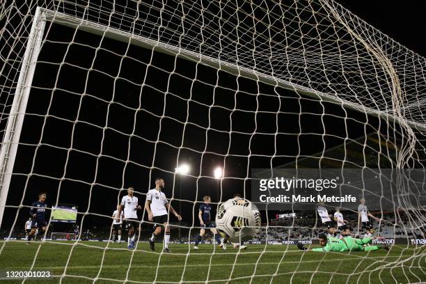 Adam Federici of the Bulls looks at the ball in the net after Jack Clisby of the Mariners scored a goal during the A-League match between Macarhut FC...
