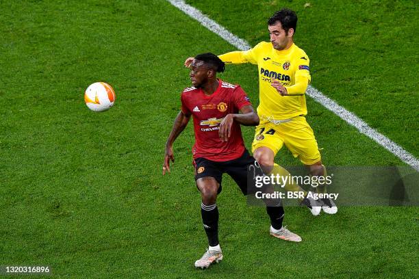 Aaron Wan-Bissaka of Manchester United battles for posession with Trigueros of Villarreal CF during the UEFA Europa League Final match between...