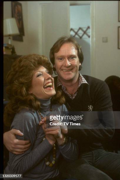 Actors Dennis Waterman and Rula Lenska, circa 1985.
