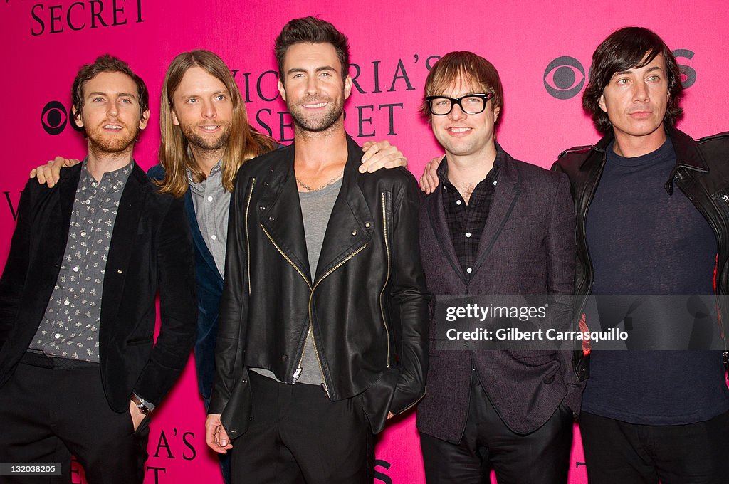 2011 Victoria's Secret Fashion Show - Pink Carpet Arrivals