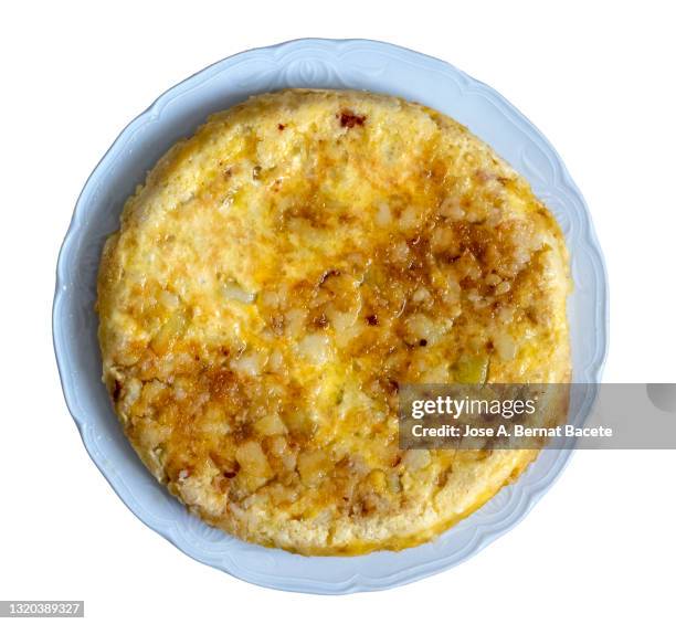 potato omelet inside a plate on a white background - tortilla de patata fotografías e imágenes de stock