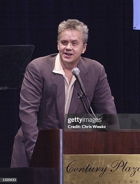 Actor Tim Robbins, recipient of the "Upton Sinclair Award," addresses the audience at the Liberty Hill Foundation''s annual Upton Sinclair dinner...