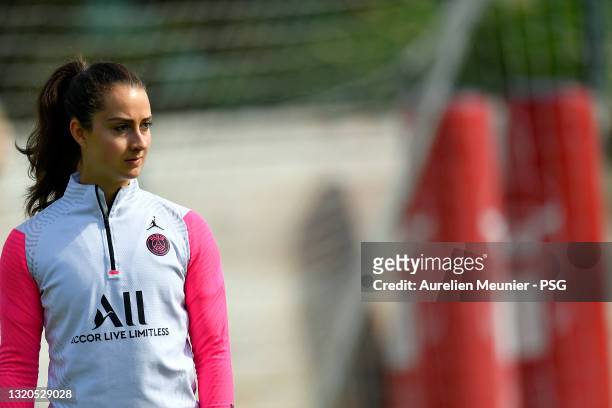 Sara Dabritz looks on during a Paris Saint-Germain Women training session on May 28, 2021 in Paris, France.