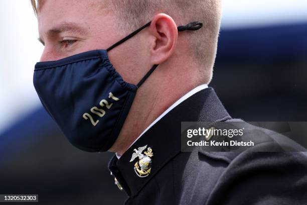 Mask Graduation Graduation Mask 2021 Photos and Premium High Res Pictures - Getty Images