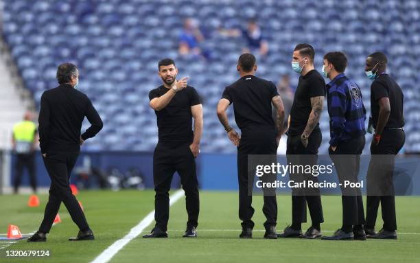 Sergio Aguero, Gabriel Jesus, Eric Garcia, Benjamin Mendy and Ederson of Manchester City inspect the pitch prior to the UEFA Champions League Final...