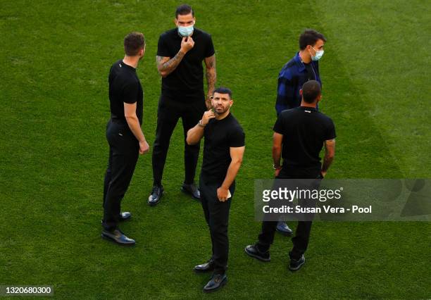 Sergio Aguero, Gabriel Jesus, Aymeric Laporte, Eric Garcia and Ederson of Manchester City inspect the pitch prior to the UEFA Champions League Final...